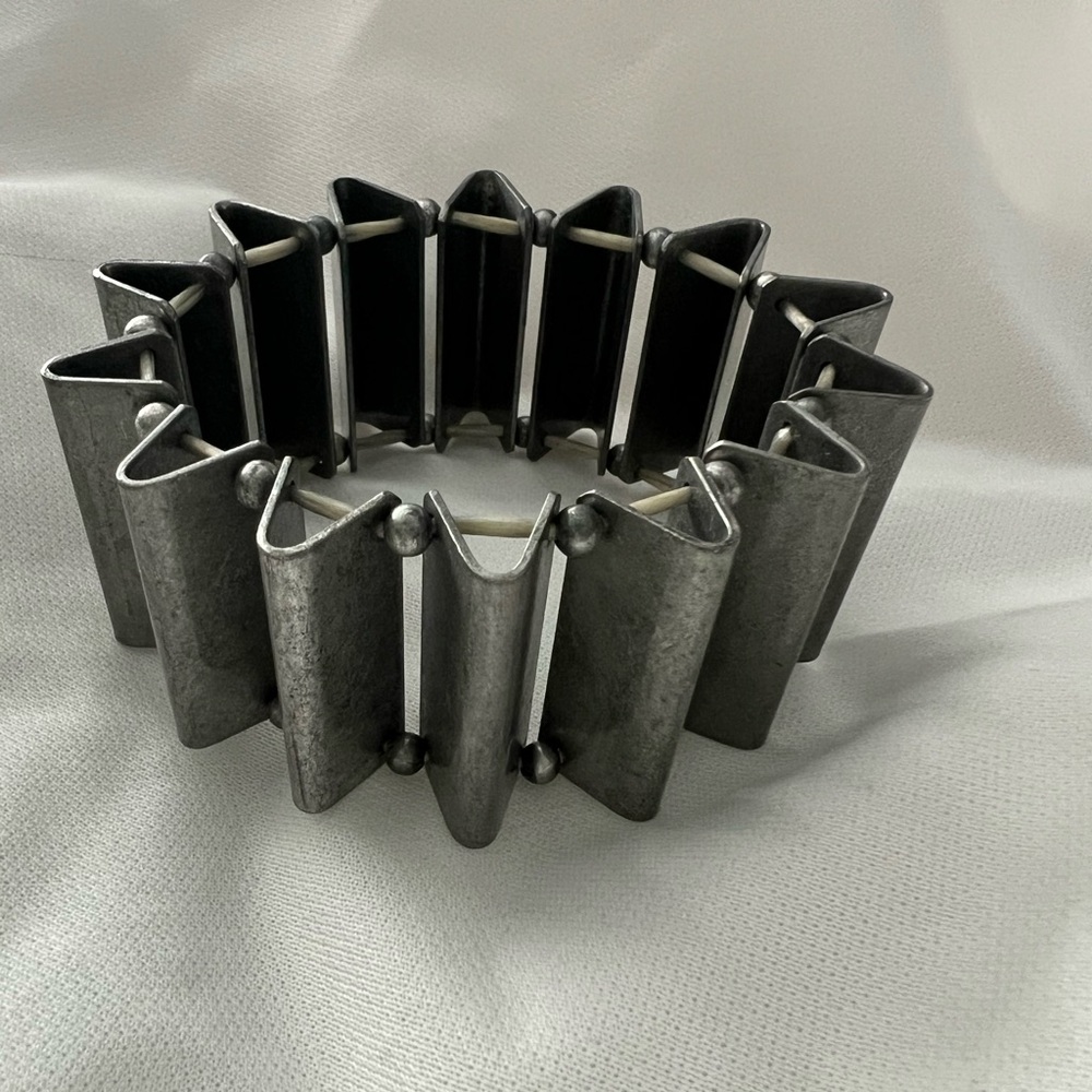Metal stretch bangle bracelet